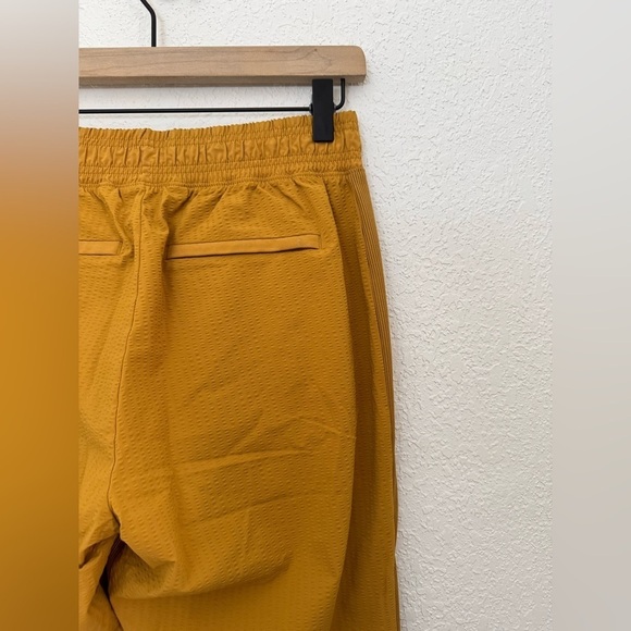 ATHLETA Textured Brooklyn High Rise Ankle Jogger Pants in Tuscan Gold Size 2 - Picture 10 of 15